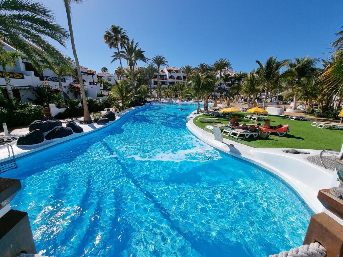 Studio Apartment No 1 Directly On The Beach And Sea, Terrace, Heated Pool, Wifi Playa de las Américas Buitenkant foto
