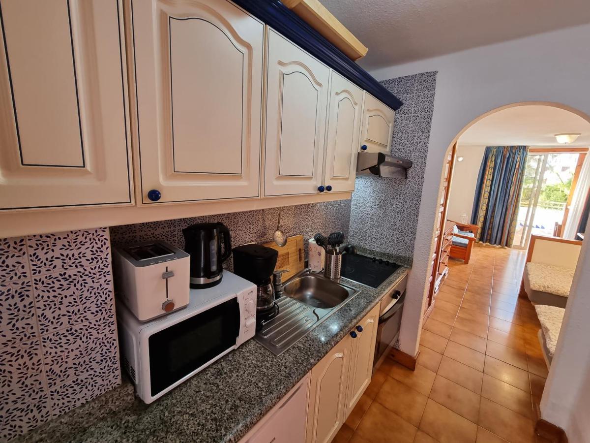 Studio Apartment No 1 Directly On The Beach And Sea, Terrace, Heated Pool, Wifi Playa de las Américas Buitenkant foto